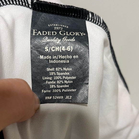 NWOT FADED GLORY | BLACK/GRAY/RED/WHITE TANKINI SWIMSUIT TOP | SIZE 4/6 SMALL - Picture 3 of 7